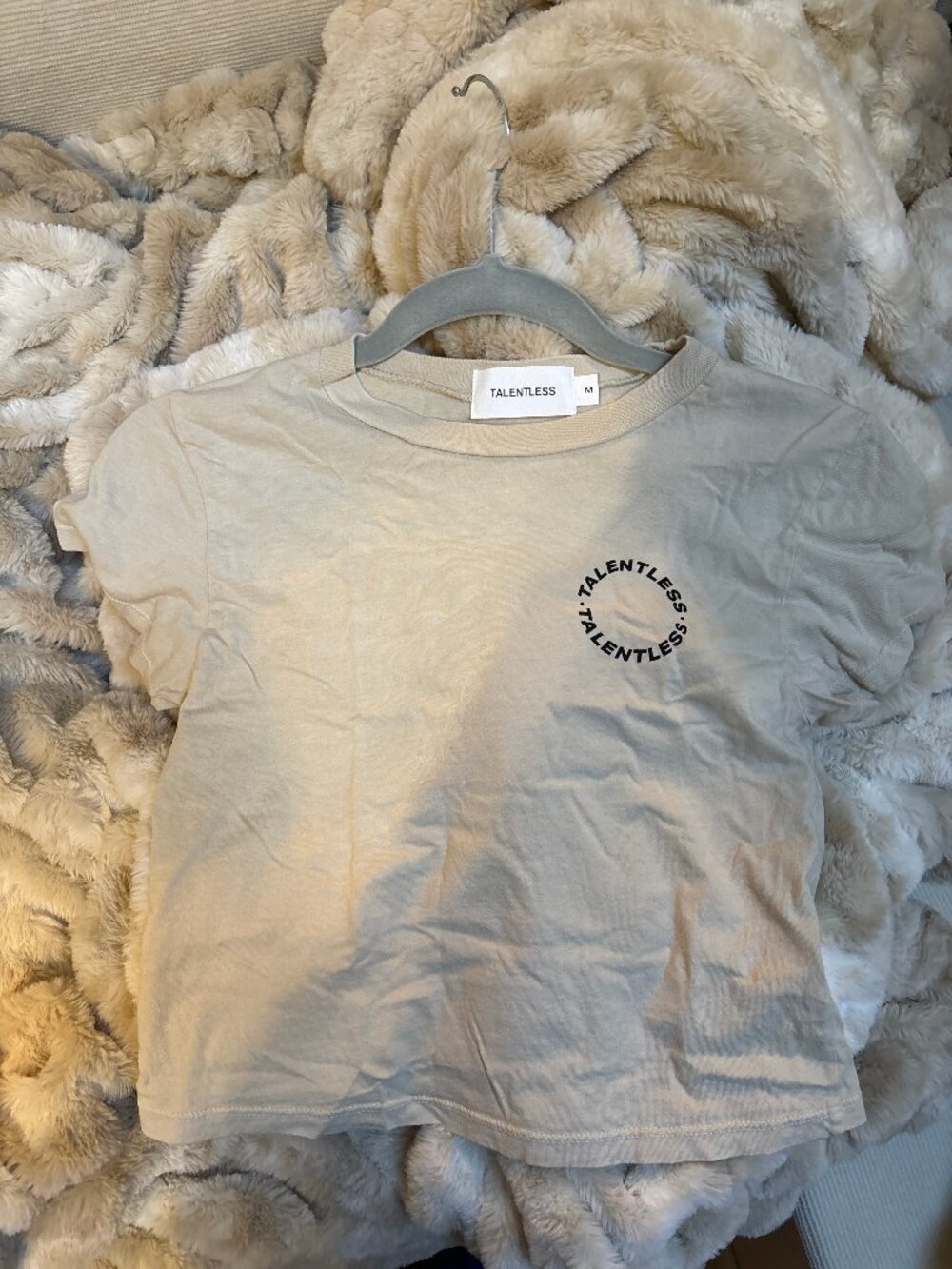 WOMENS CIRCLE LOGO BABY TEE